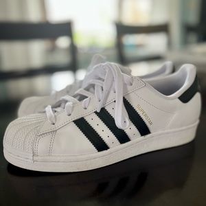 Adidas super star tennis shoes womens size 7! Only worn once. Like new condition